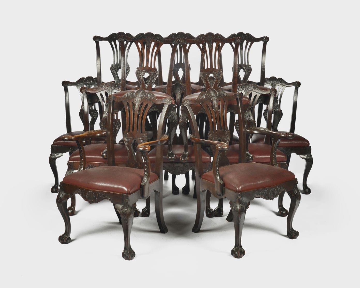 Suite de douze chaises et deux fauteuils de style George II par Michael Butler à Dublin