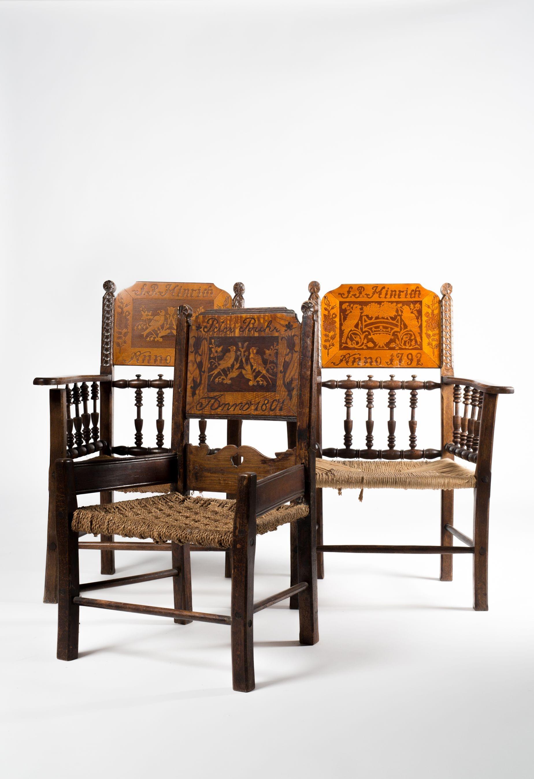 Trois fauteuils autrichiens datés 1792