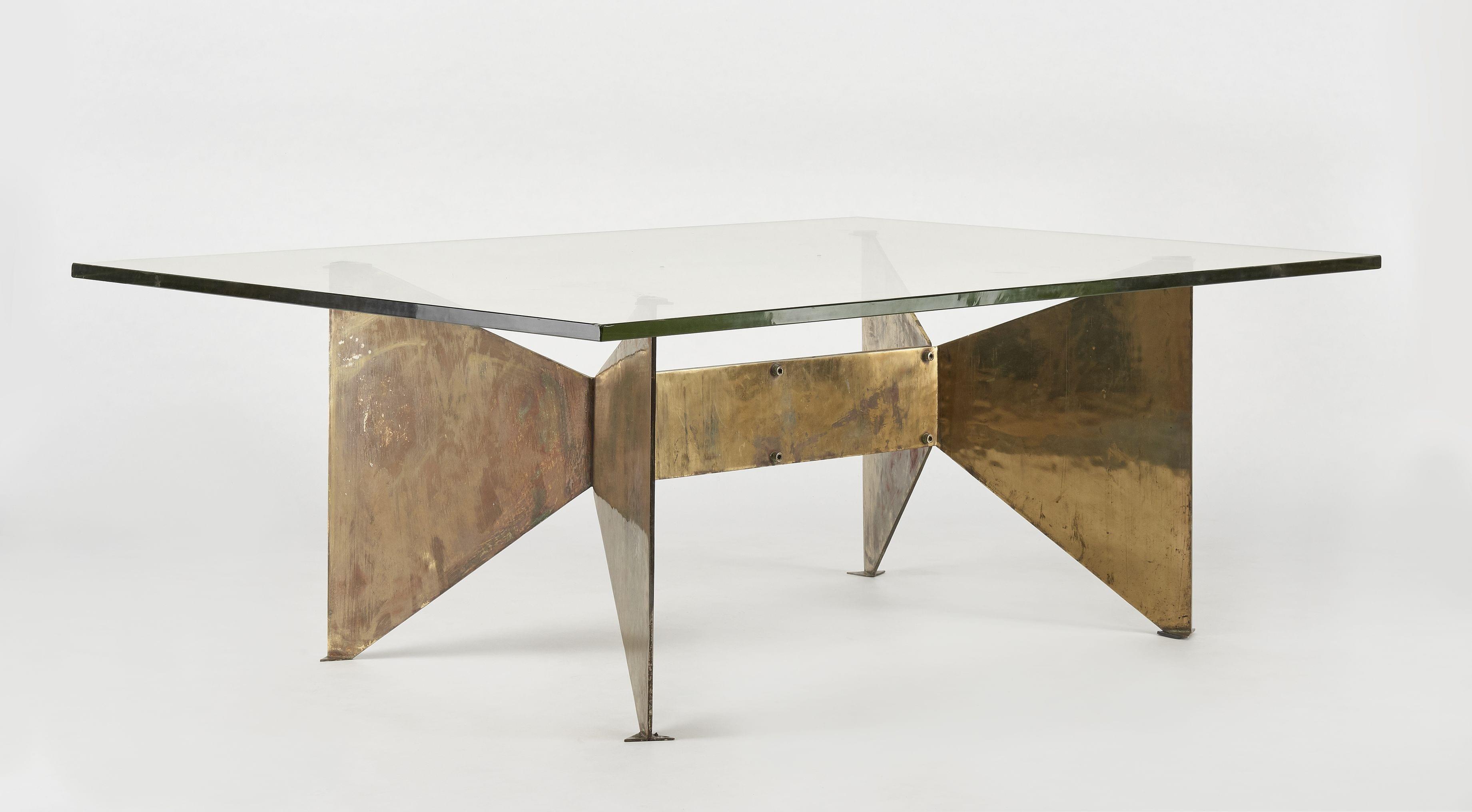 Table réalisée par l’architecte Georges Addor (1920-1982) pour sa villa les Châtillons à Mies, 1953-1954.