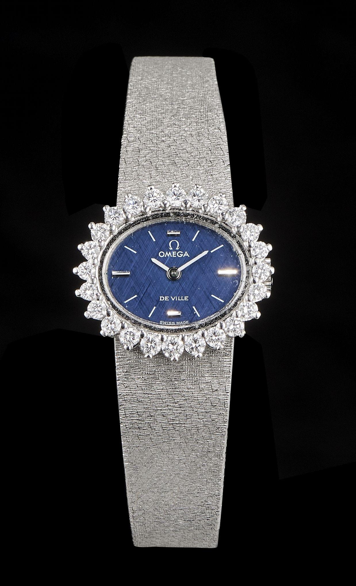 Omega, De Ville, montre-bracelet ovale mécanique sertie de diamants