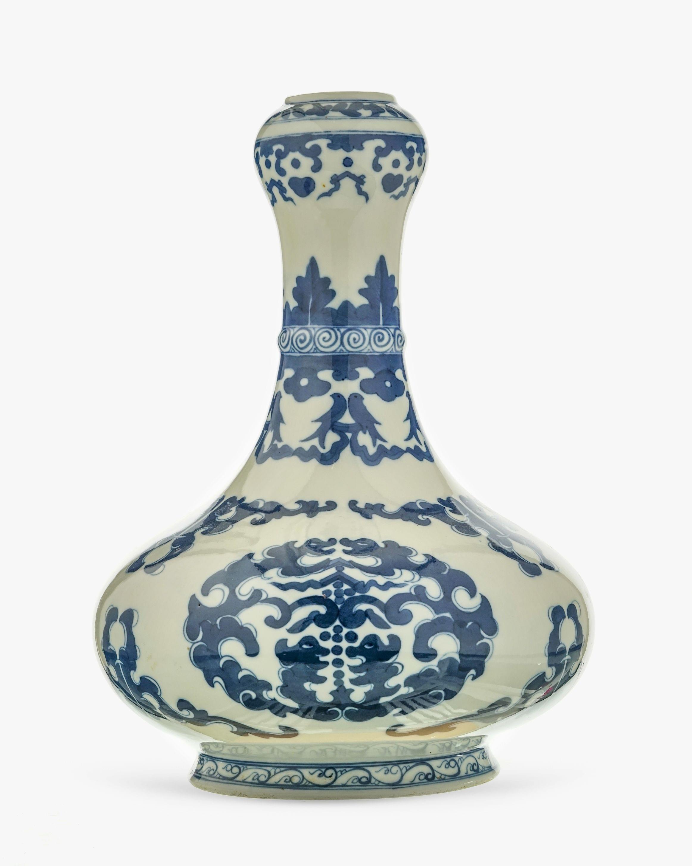 Vase à long col, Chine, fin XIXe s, début XXe s