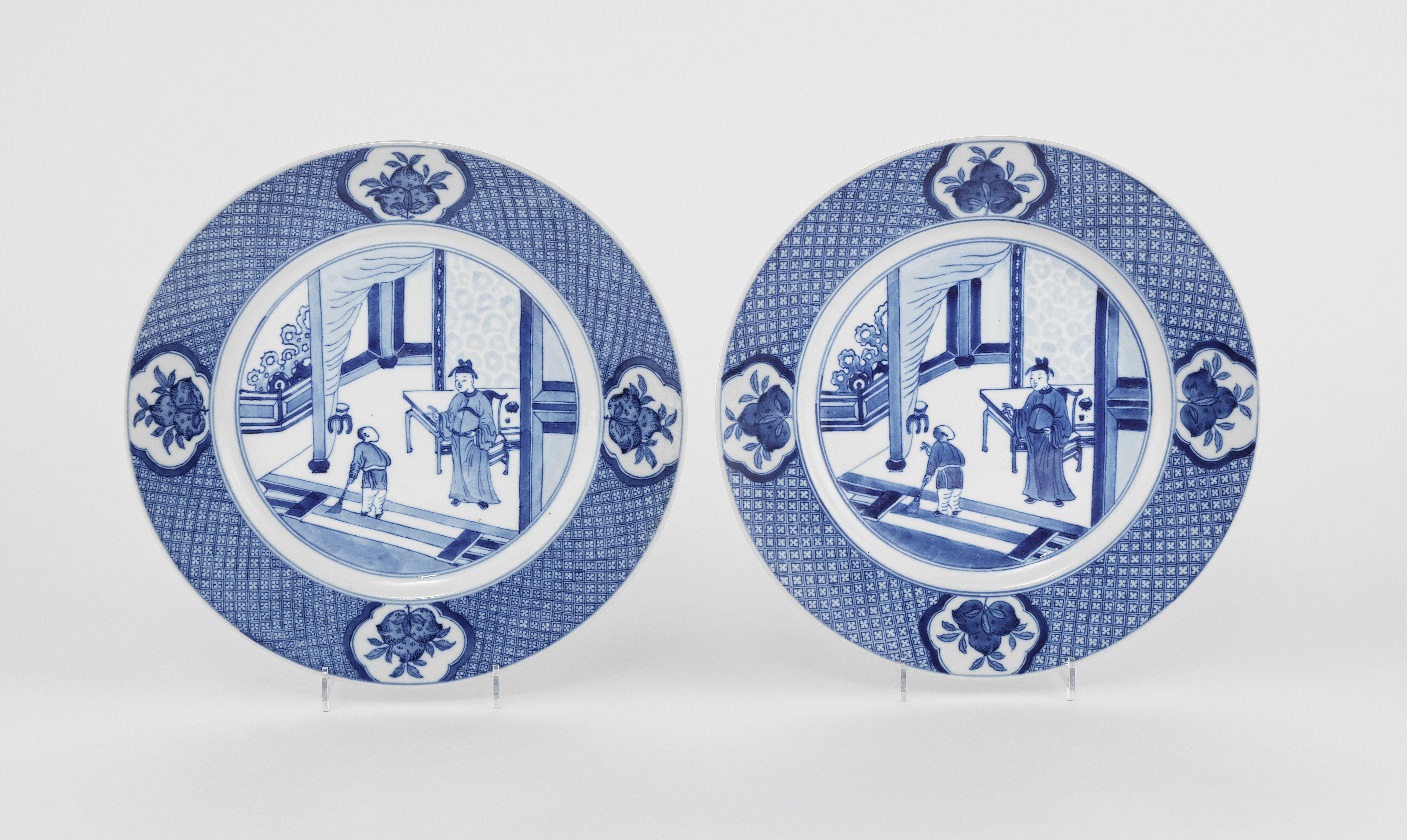 Paire de grandes assiettes, Chine, époque Kangxi (1654-1722), marque apocryphe Chenghua